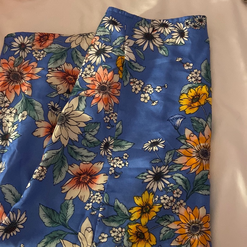 Long floral skirt with slit in leg